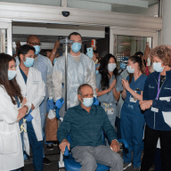 Manhattan hospital releases 1,000th coronavirus patient after giving him plasma treatment 4