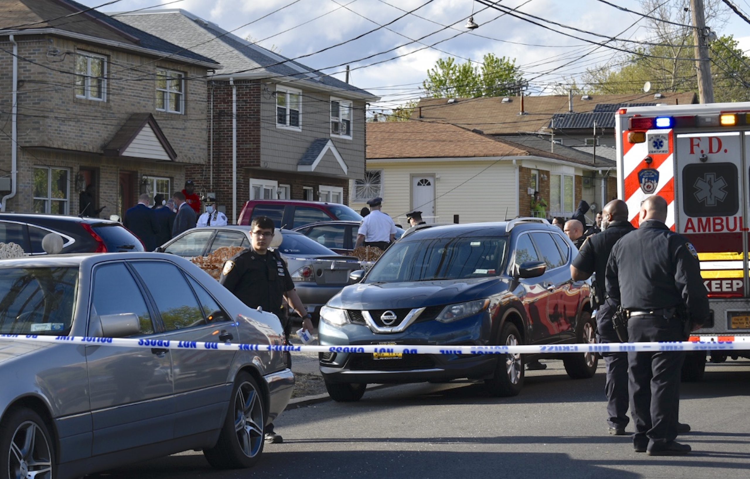 Staten Island shooting leaves two dead, person of interest in ...