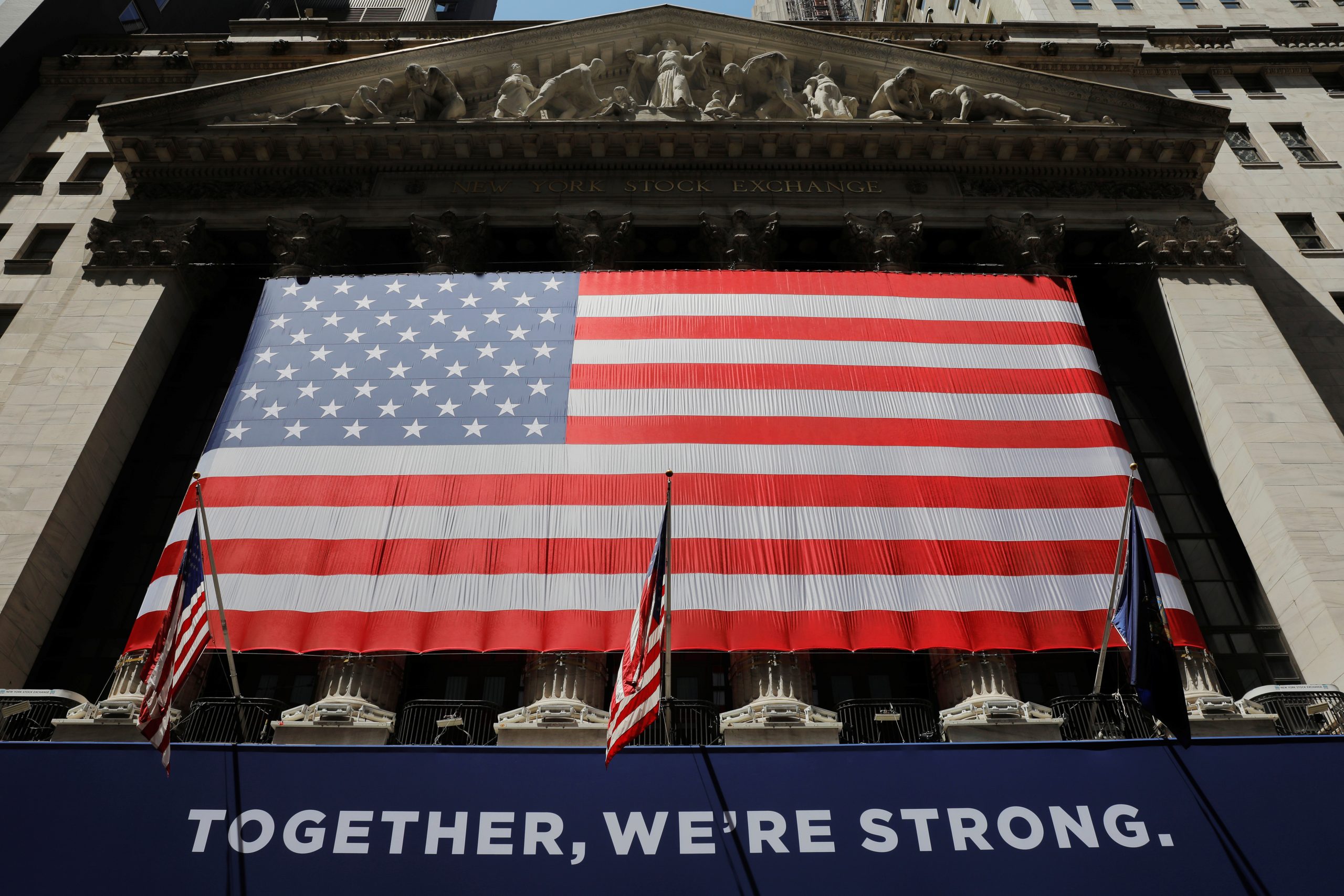 Wall Street falls as Fed action weighs on bank stocks, virus cases surge –  amNewYork