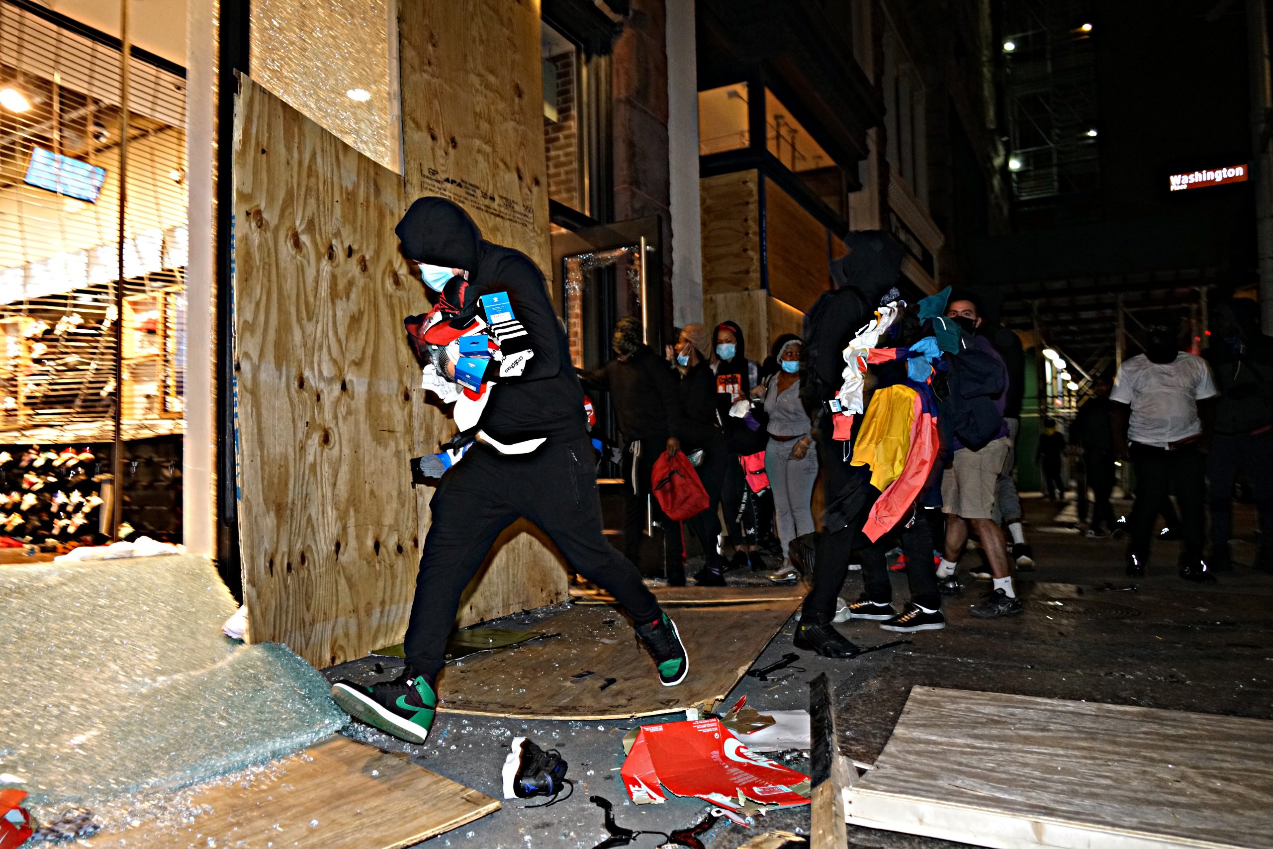 LIVE UPDATES: Curfew takes effect in NYC after fifth night of protests 2