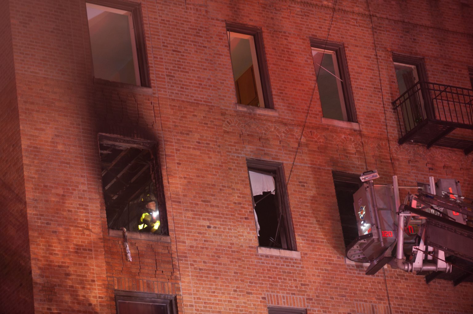 Two injured in fastmoving overnight Brooklyn fire FDNY amNewYork