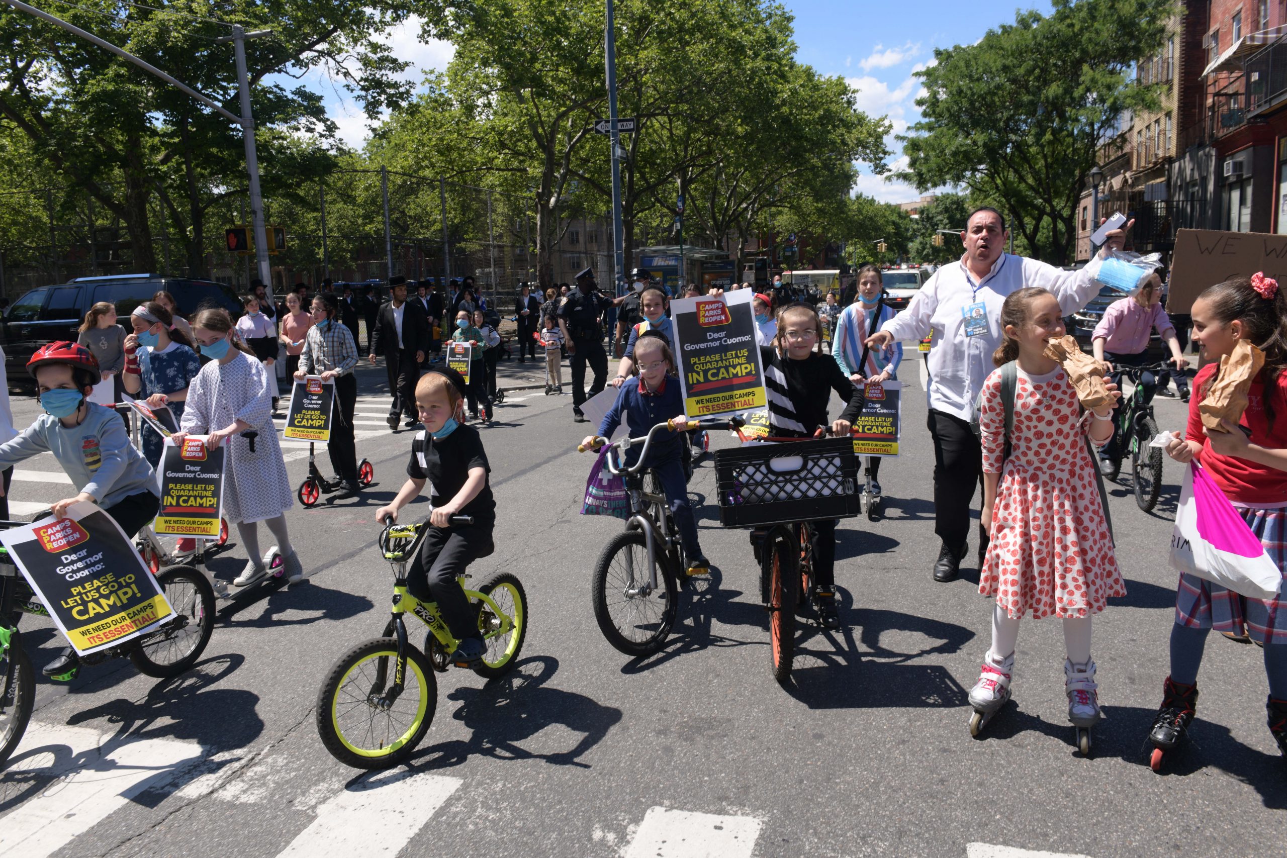 With COVID-19 crisis easing, Orthodox Jewish community seeks to reopen playgrounds and camps 2