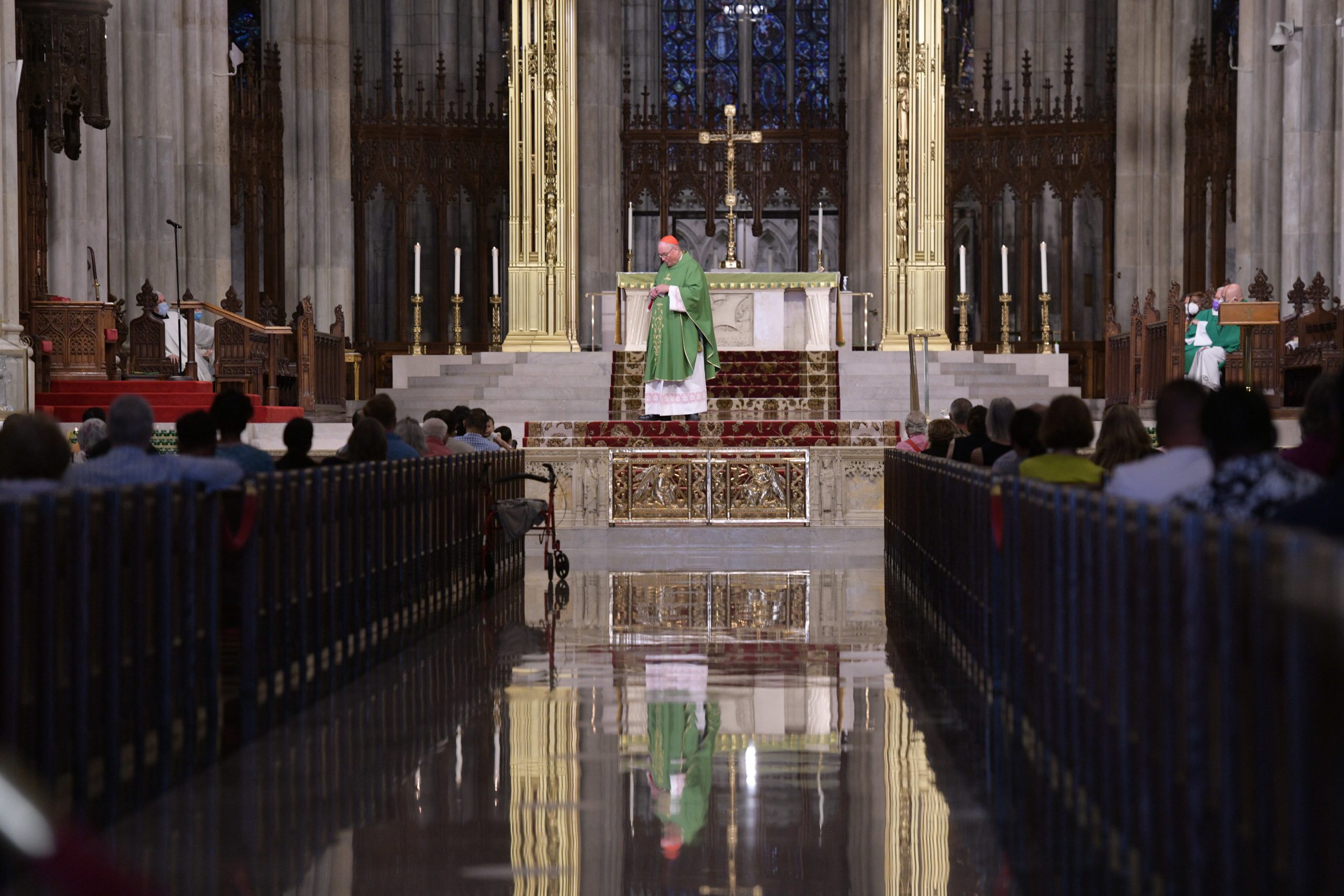 After 14 weeks of pandemic emptiness, St. Patrick's Cathedral welcomes the faithful again 5