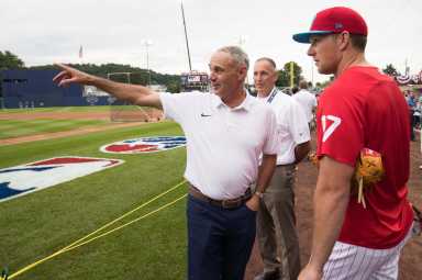 Rob Manfred, Rhys Hoskins