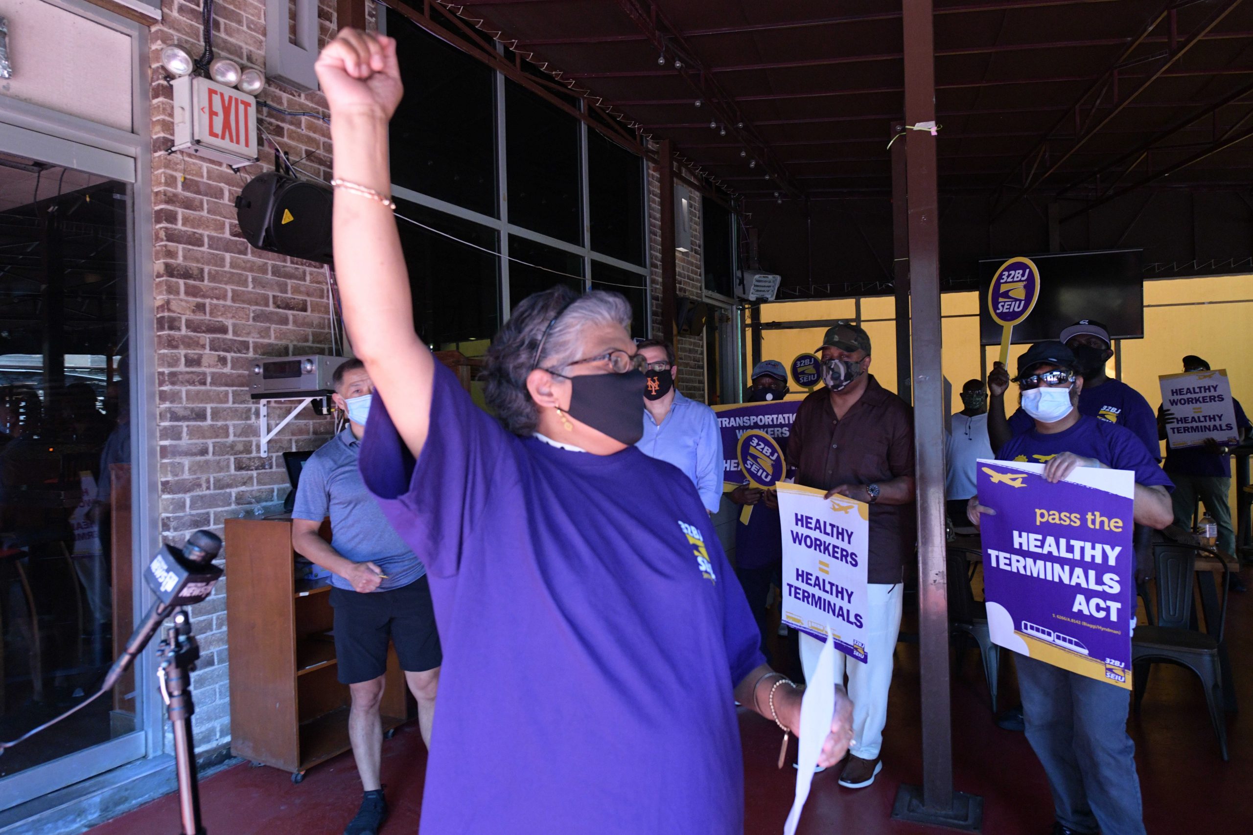 Airport workers in Queens demand health care coverage after COVID-19 ravages their ranks and families 3