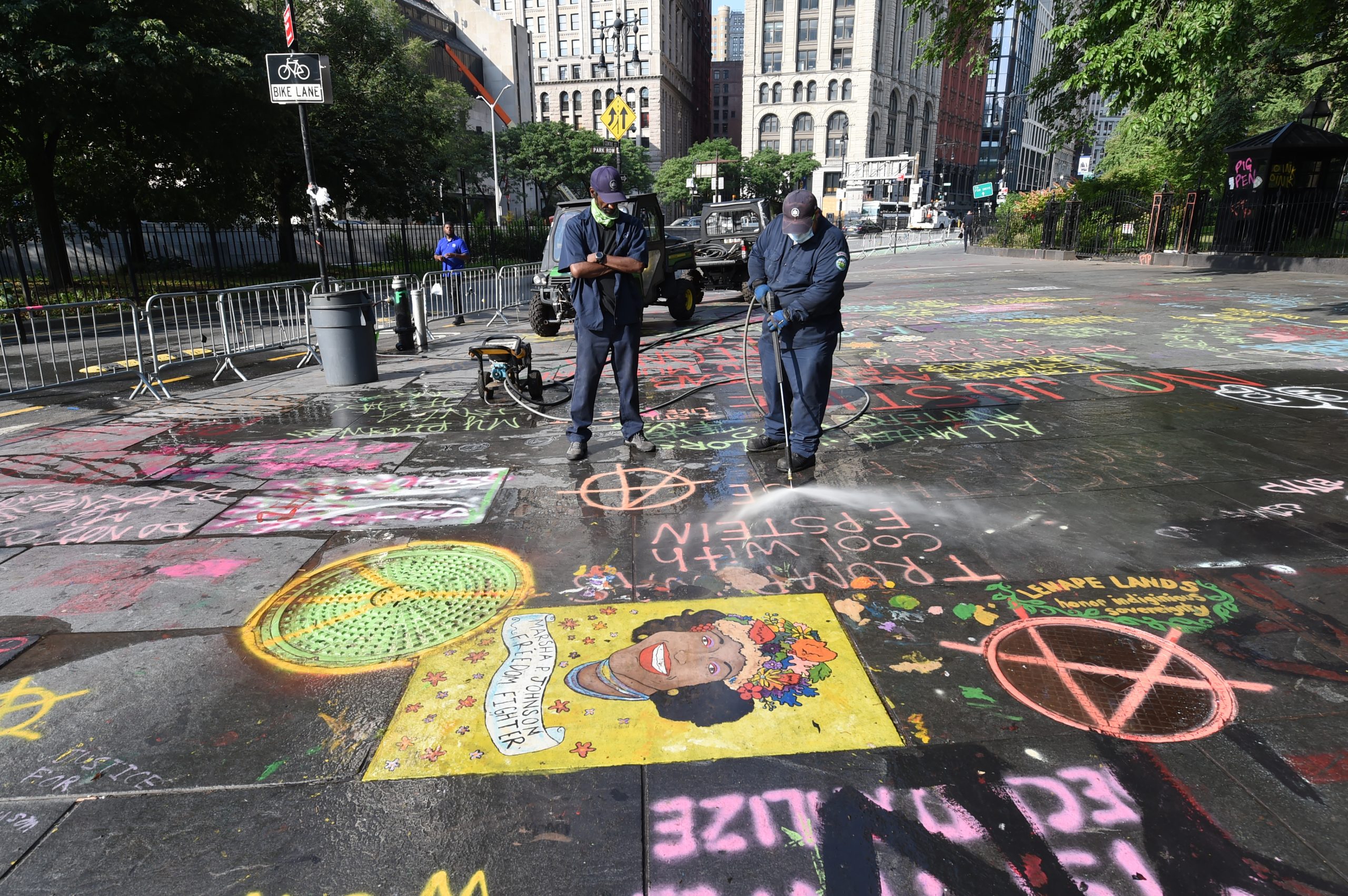 Cops break up #OccupyCityHall encampment, seven arrested after scuffles 5