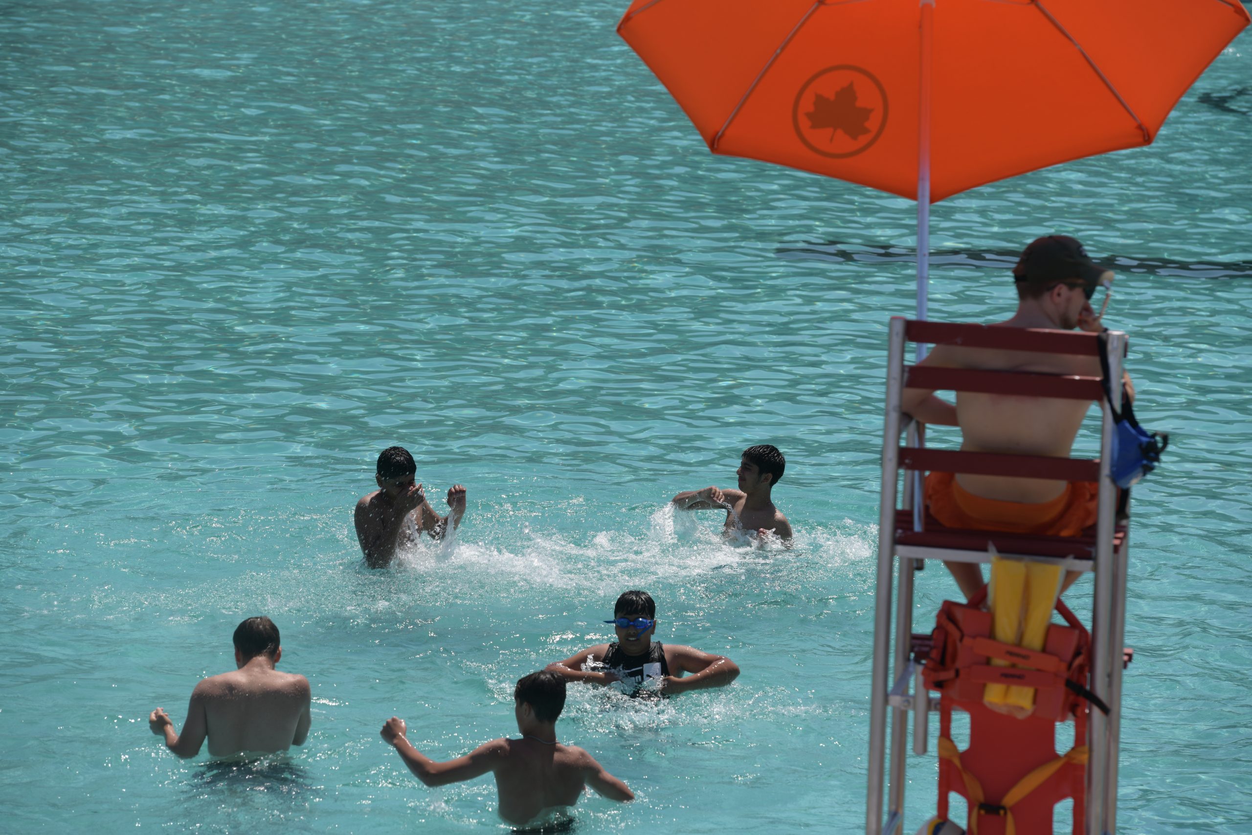 Residents hit the pools as heatwave hits the city 5