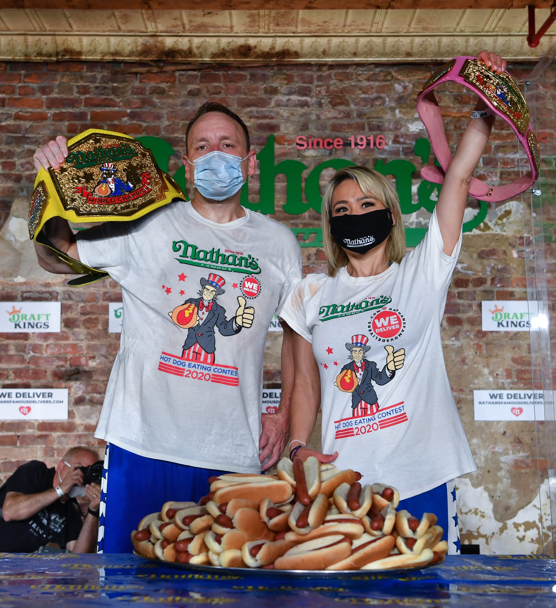 Chestnut, Sudo stay red hot by winning Nathan's Hot Dog Contest in record-breaking style 2