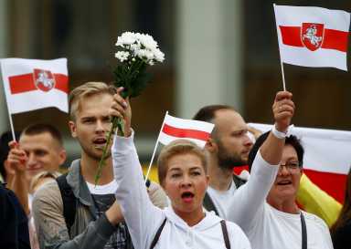 Belarusian protesters pack capital, army issues warning 33 Opposition demonstration to protest against presidential election results in Minsk