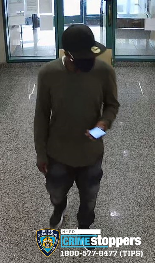 SEE IT: Crook rips $2,000 chain off an octogenarian woman's neck on the East Side 2