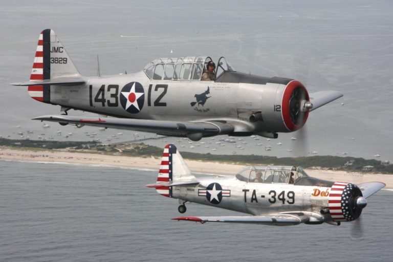 North-American-AT-6D-Texan-768×512
