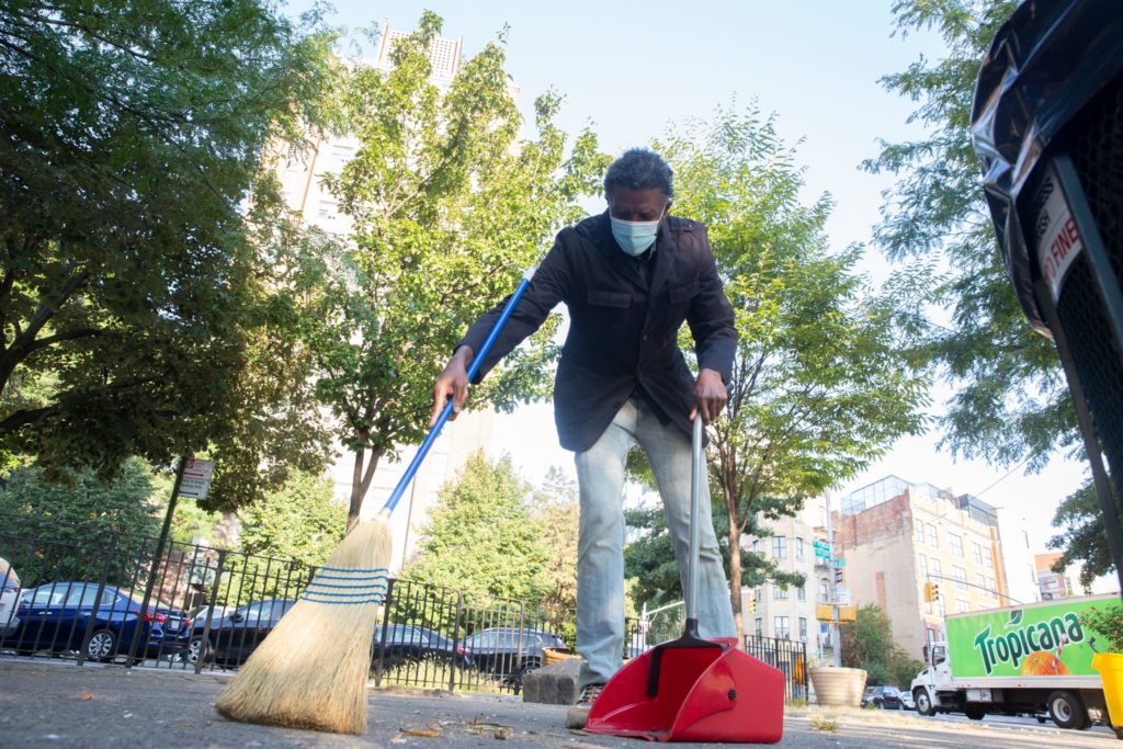 Trashtalking New Yorkers come together to clean up NYC, litterally