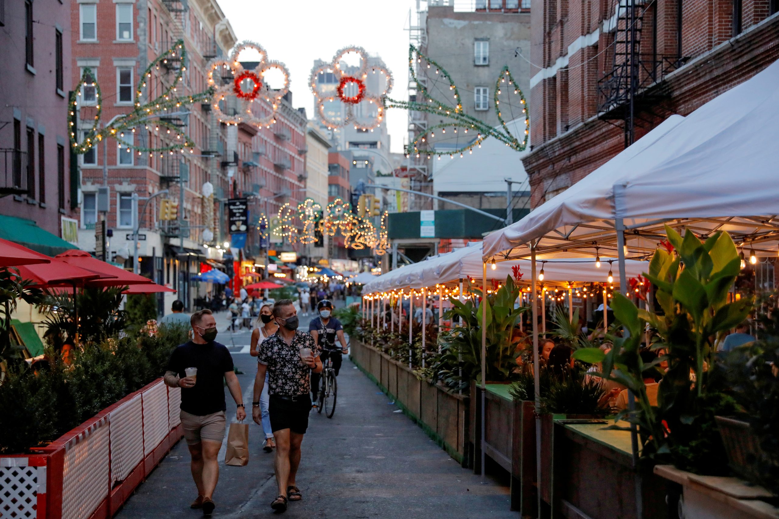 Outdoor dining now permanent and year-round in New York City amNewYork image