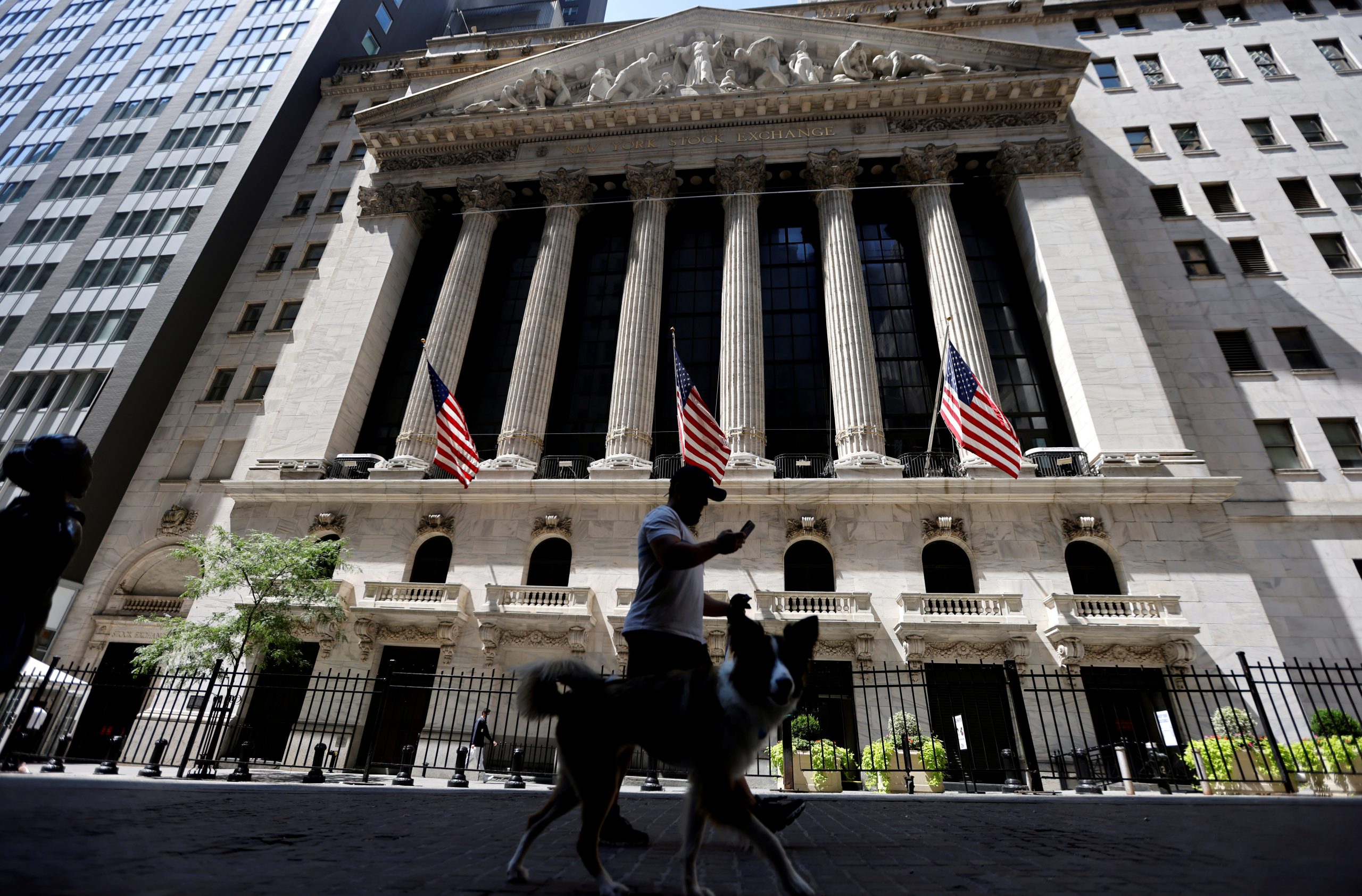 Wall Street climbs as Fed meeting kicks off - amNewYork