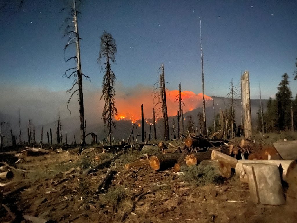 Showers deliver aid to fire-ravaged Oregon as loss of life toll rises in California Showers deliver aid to fire-ravaged Oregon as loss of life toll rises in California