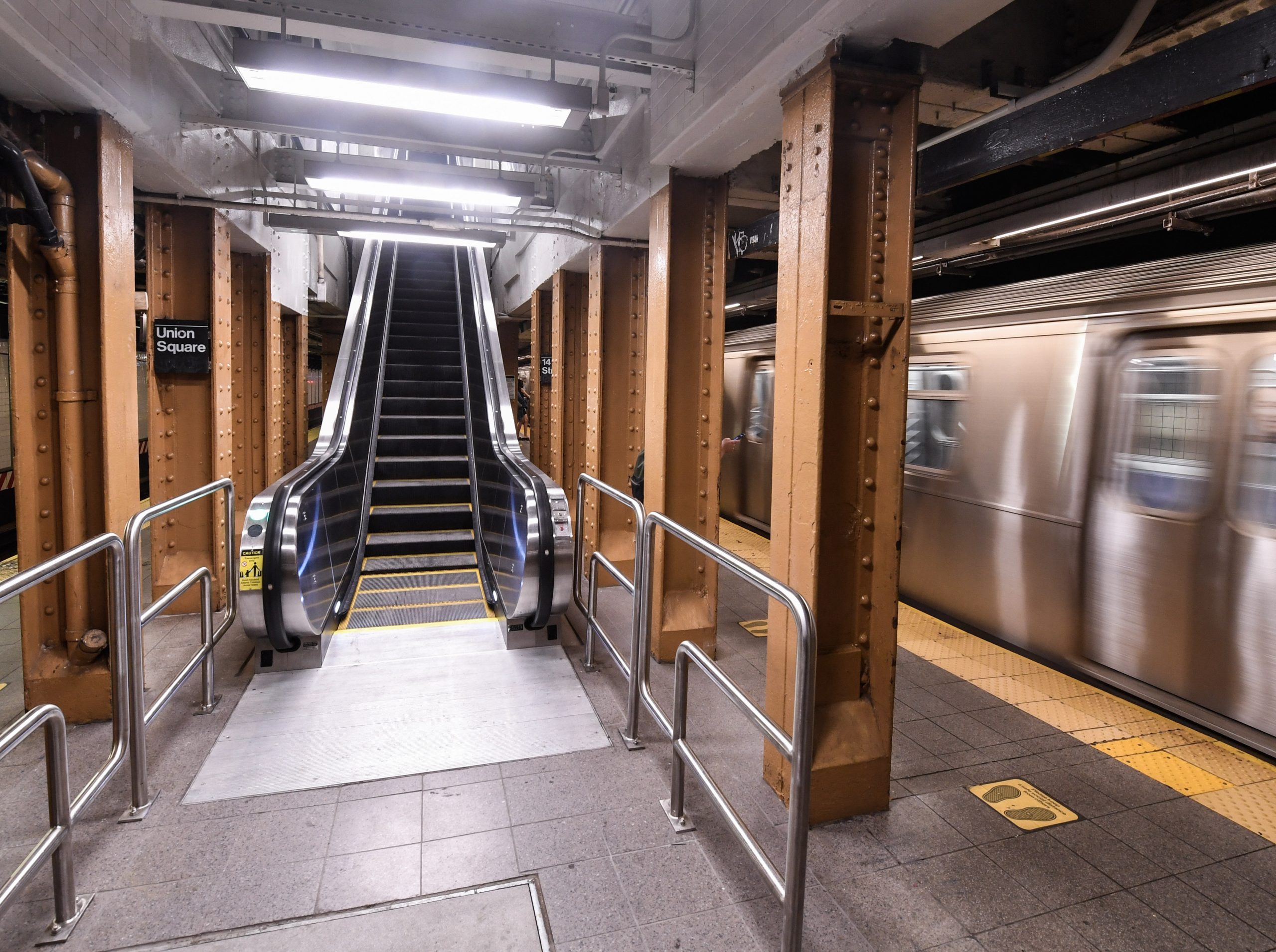 New subway escalator in Union Square moves 92 people per minute, aims