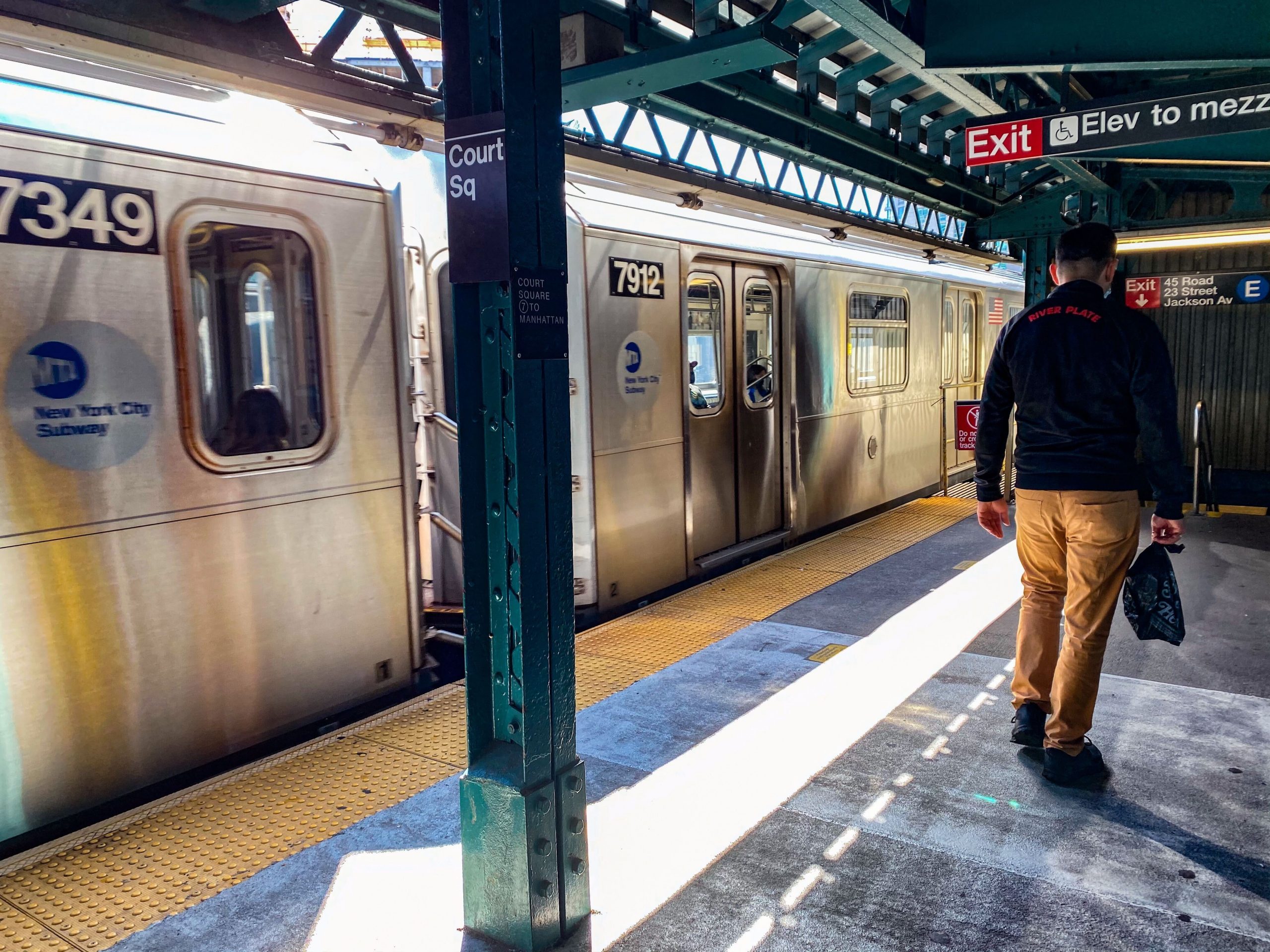 amny.com - Mark Hallum - New study by Sam Schwartz finds no link between COVID-19 and public transportation
