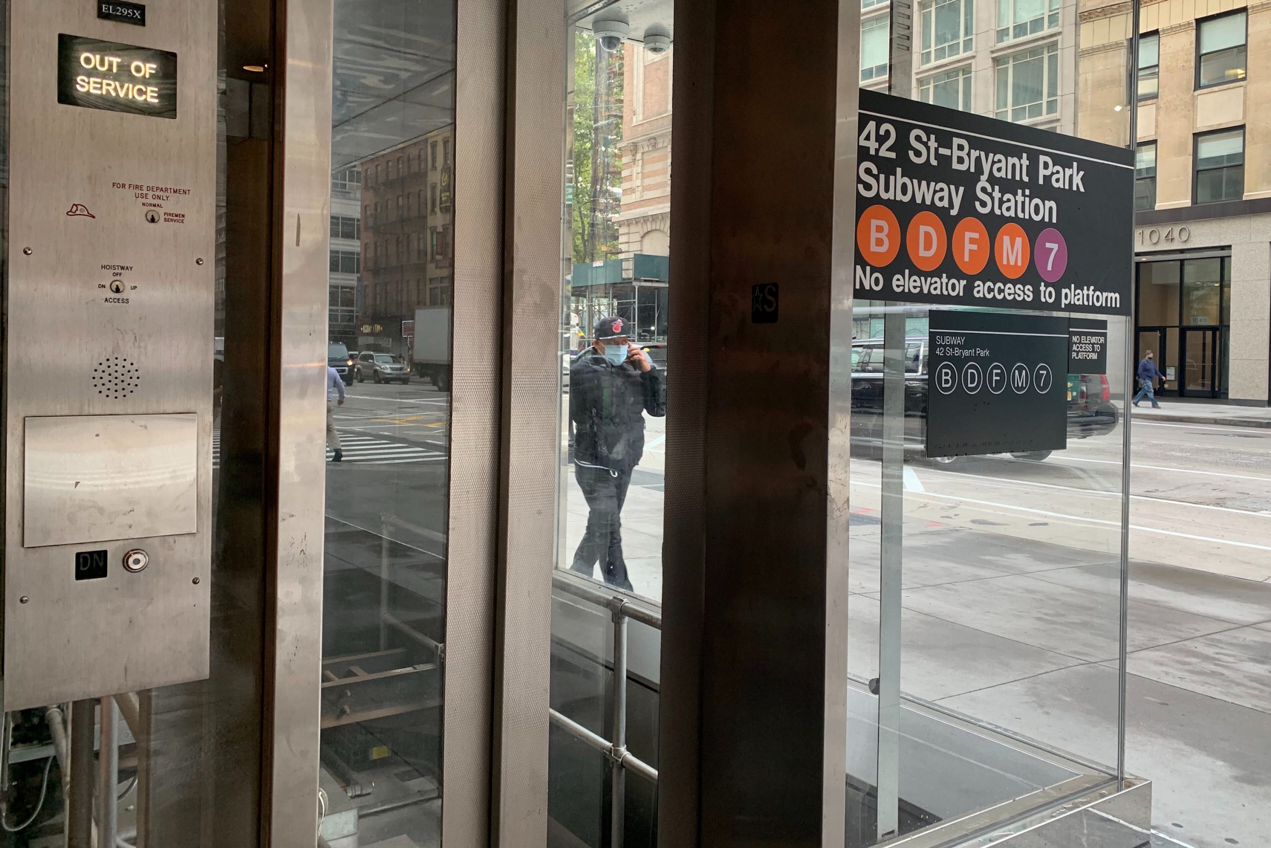 Closed private subway entrances give shuttered feel to Manhattan office buildings and former hotspots 4