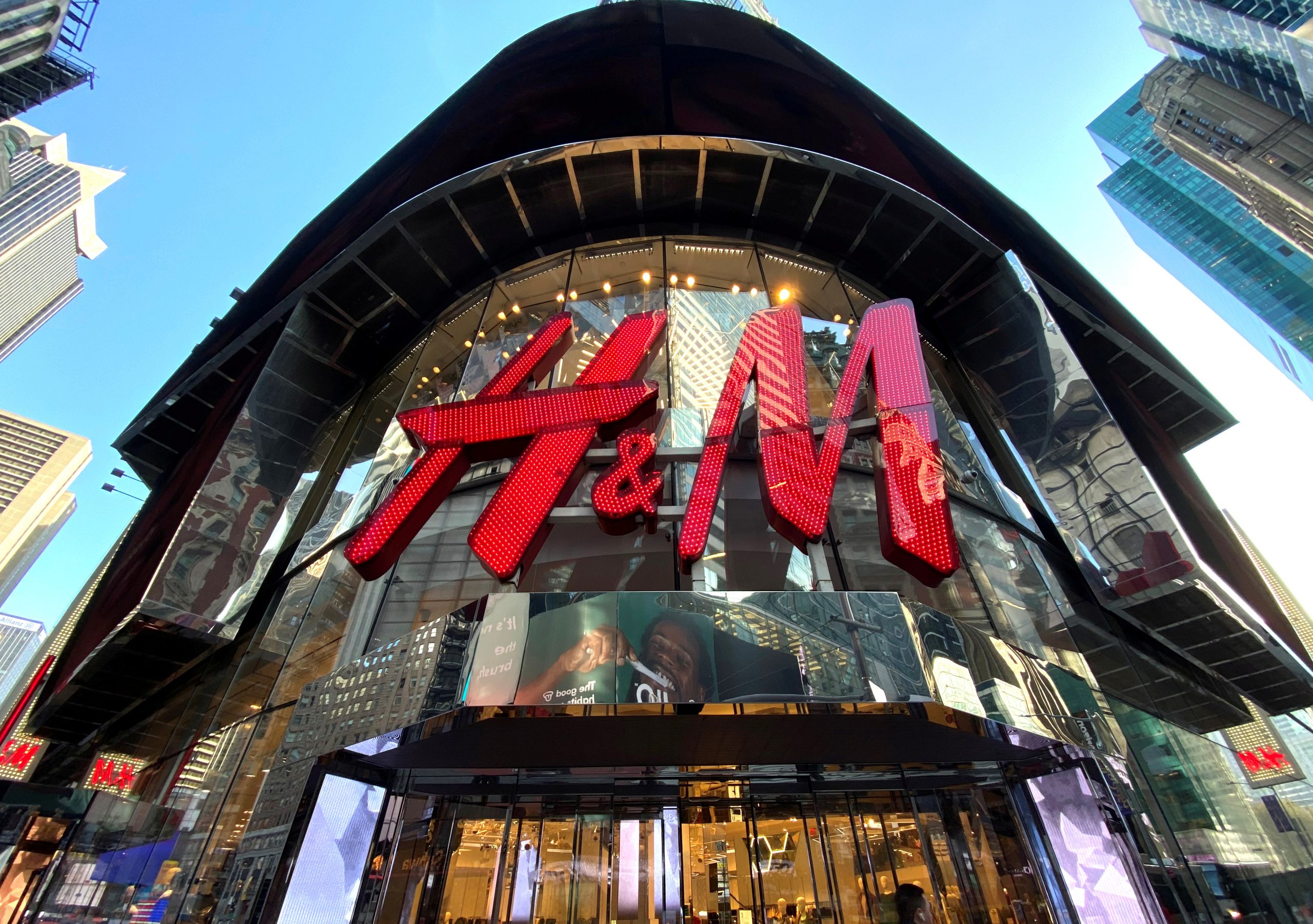 H&M to close hundreds of stores as online shift accelerates