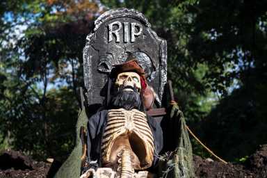 Boo at the Zoo-Bronx-Zoo-NYC-photo-Julie-Larsen-Maher