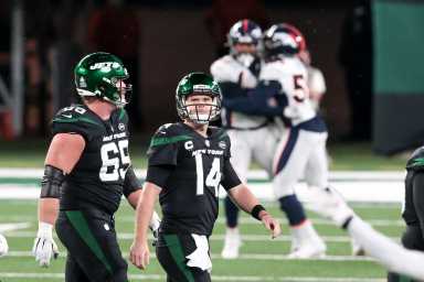 NFL: Denver Broncos at New York Jets