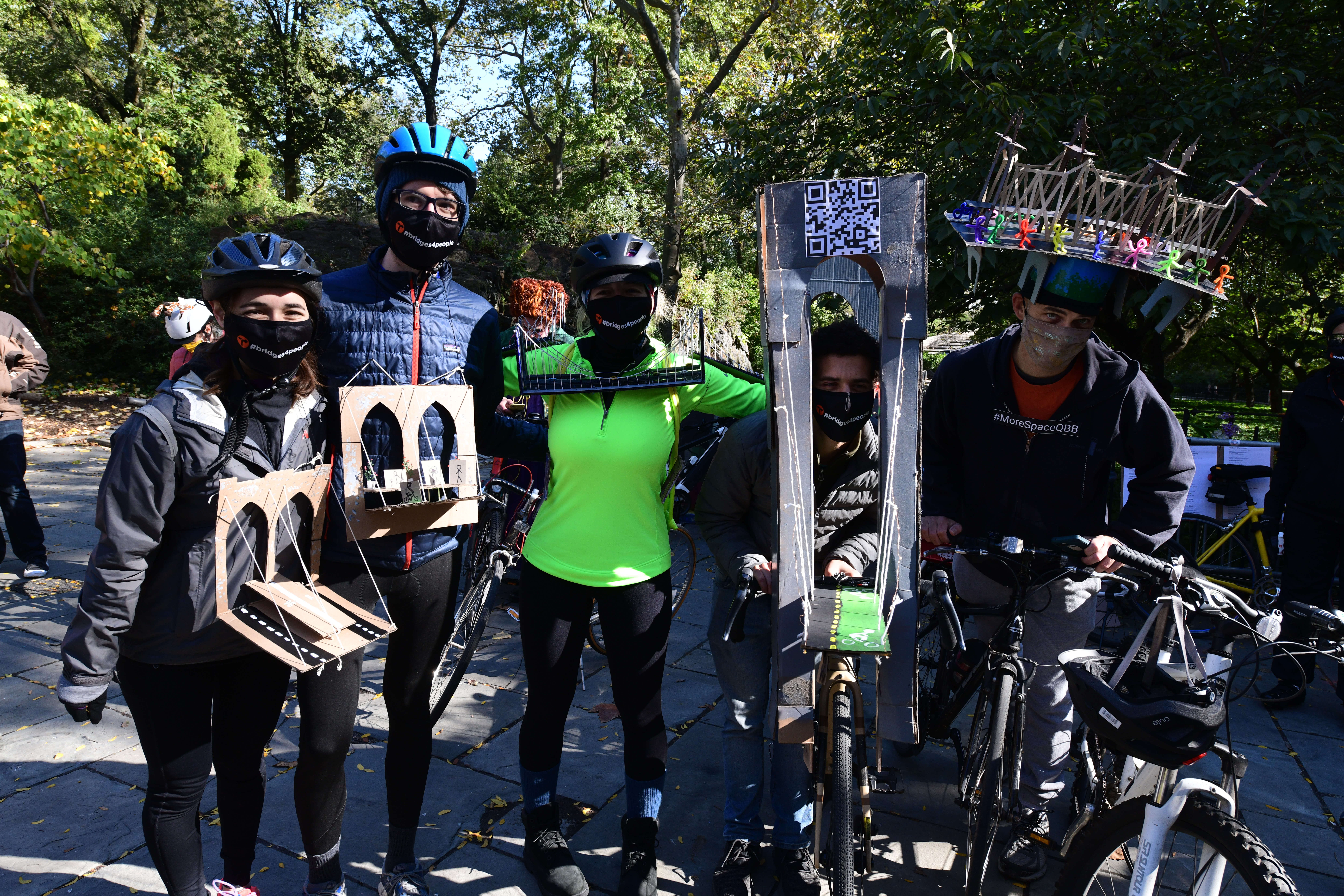A spooky Gracie Mansion rally calls for safer bike lanes, bridges for people 4