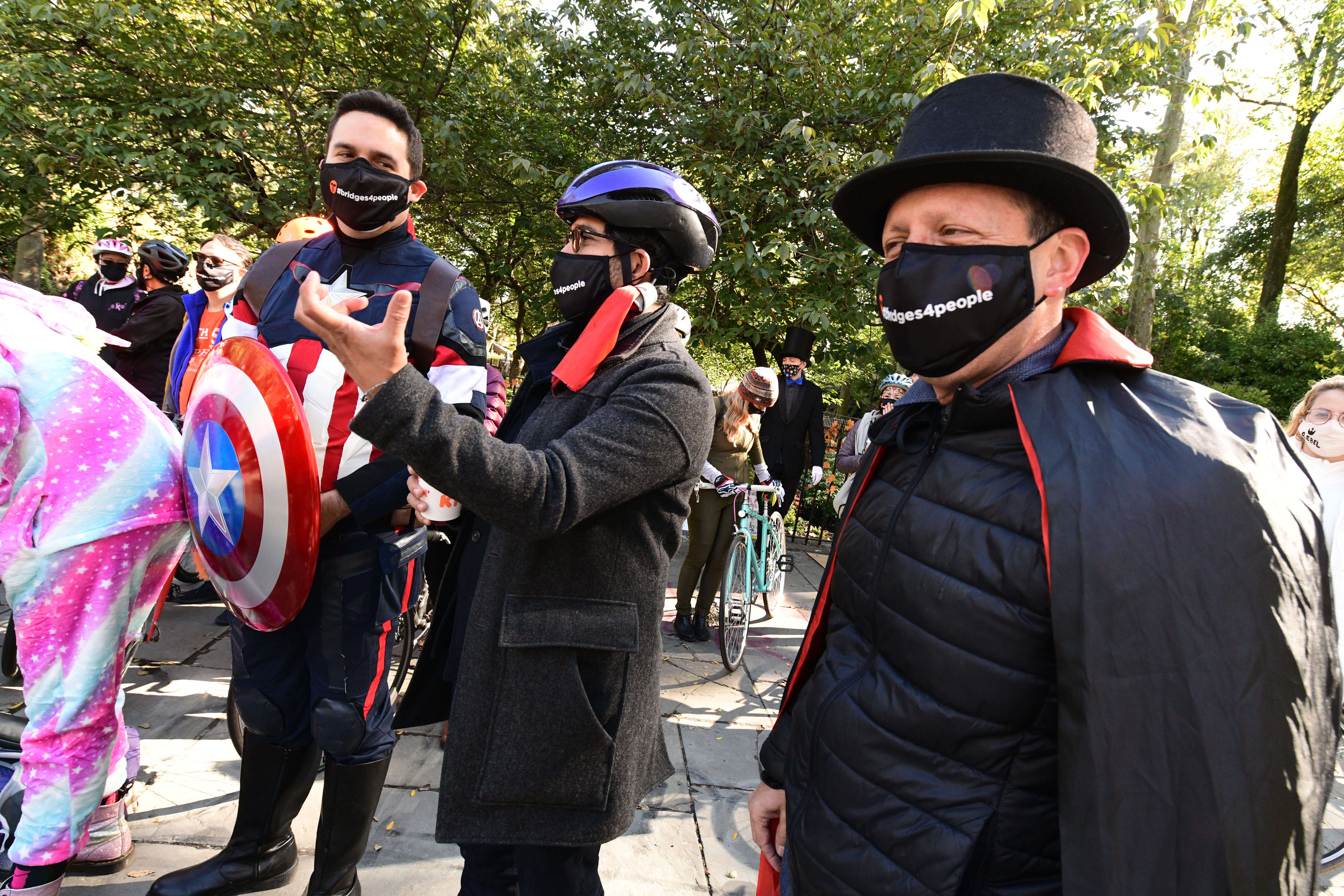A spooky Gracie Mansion rally calls for safer bike lanes, bridges for people 2