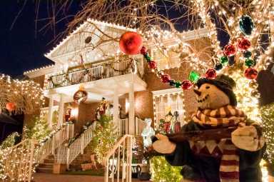 spread-dyker-lights-5-2020-11-27BCPRINT_WEB-1536×1020