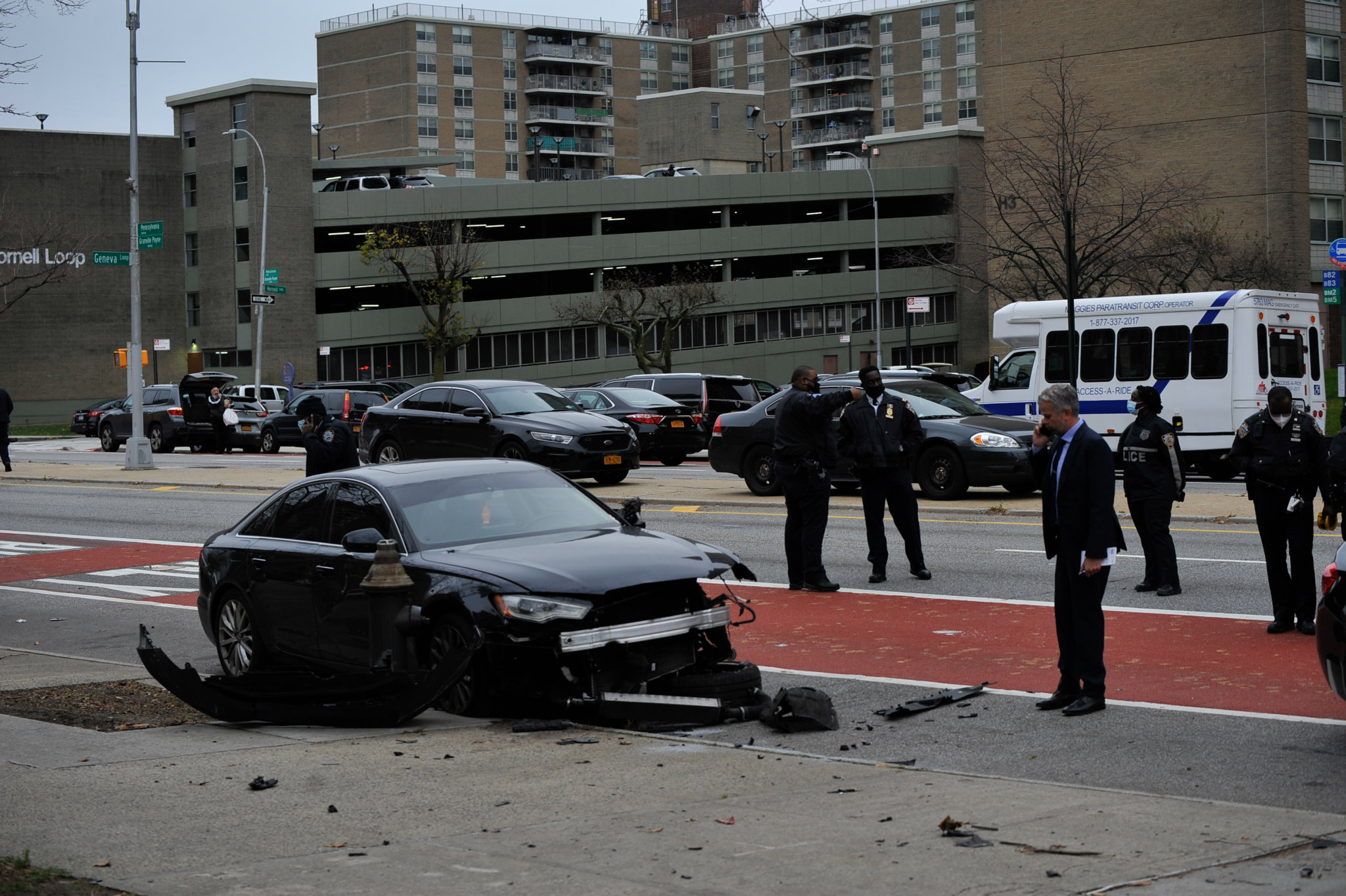 Driver shot in the back on Belt Parkway exit ramp, wrecks