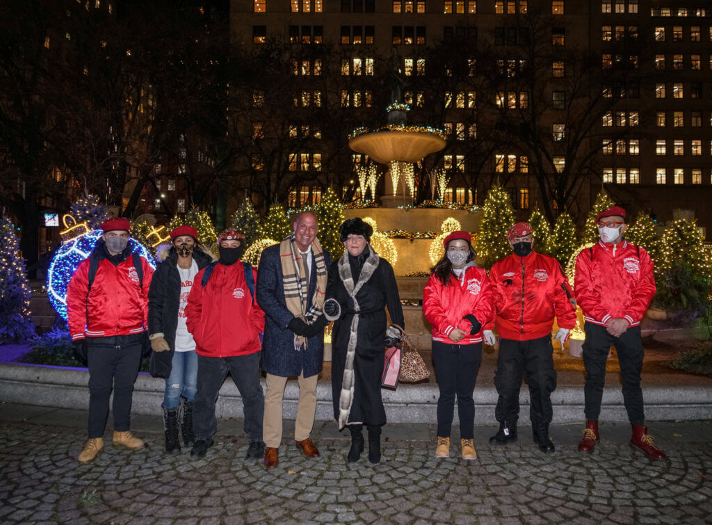Celebrity guests light the world’s largest menorah on sixth night of Hanukkah in NYC 2