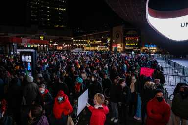 A-mass-of-people-gathered-Barclays-Center-1536×1025