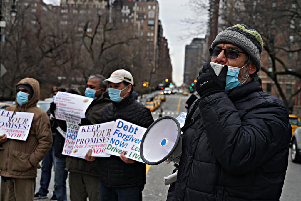 New York City cabbies beg de Blasio for forgiveness, at last, of heavy medallion debt 5