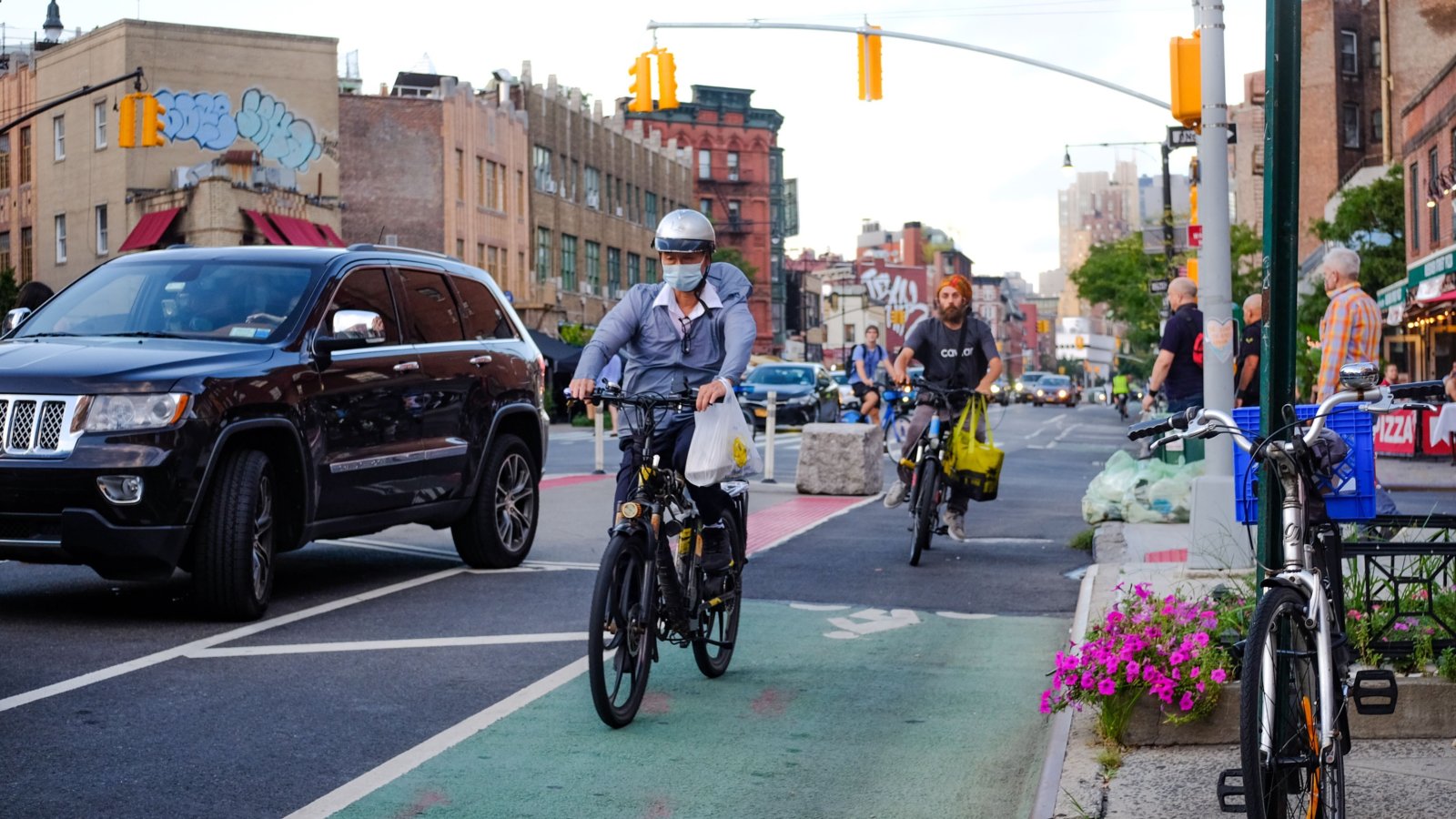 Transportation Alternatives call on NYC to expand bike parking