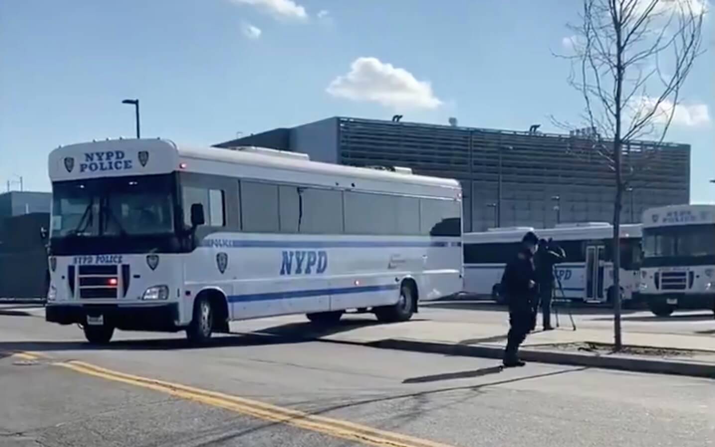 NYPD officers head to D.C. to help with Biden inauguration security efforts | amNewYork NYPD officers head to D.C. to help with Biden inauguration security efforts | amNewYork