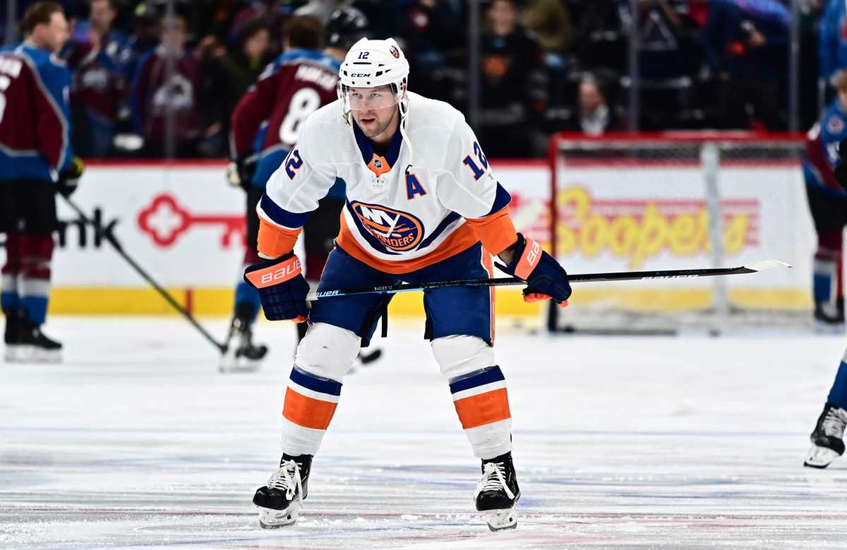 Islanders Josh Bailey
