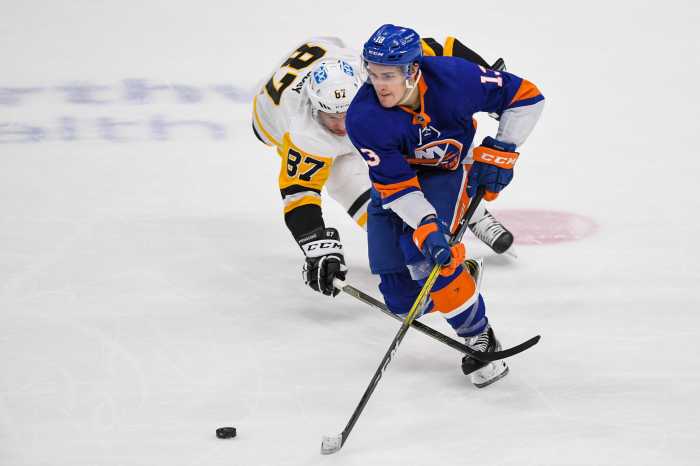 Barzal Islanders Crosby