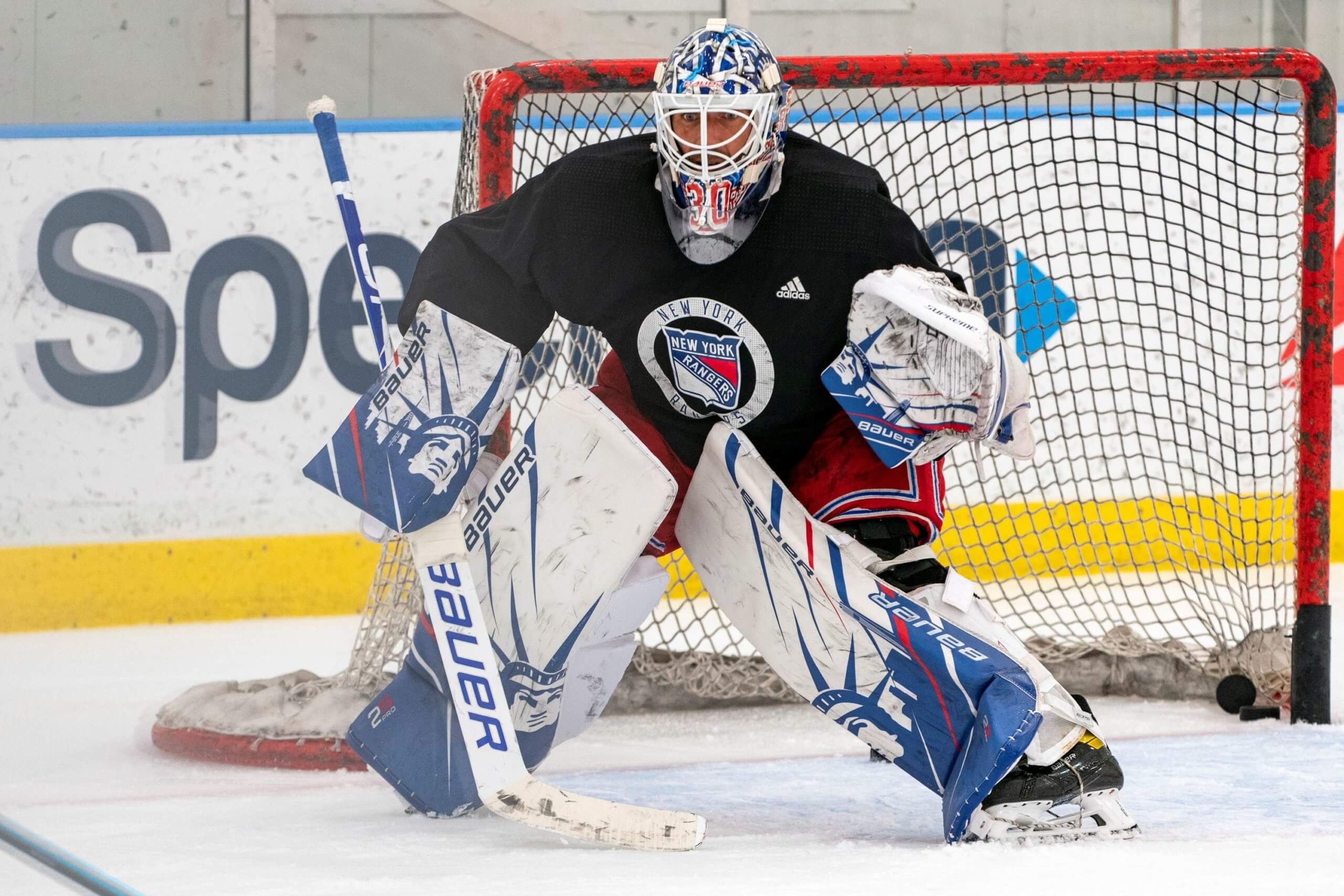 New York Rangers video: Henrik Lundqvist back on the ice in NYC