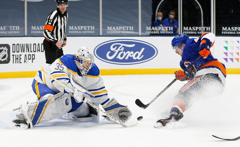 Jean-Gabriel Pageau's injury changes Islanders' center situation