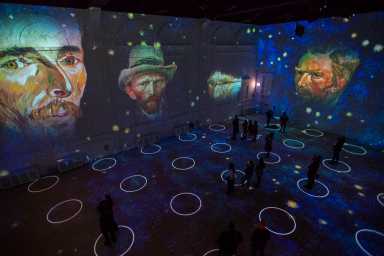 Immersive Van Gogh Chicago 1 – Photo Credit Michael Brosilow.