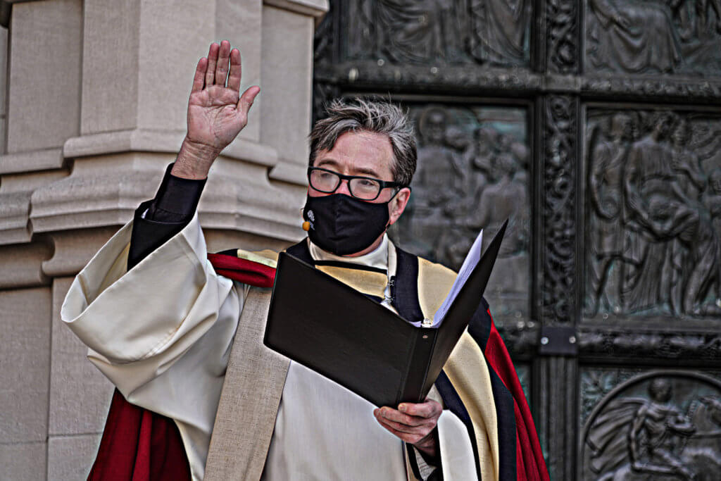 An ashless Ash Wednesday at Manhattan cathedral, while Brooklyn faithful get sprinkle of Lenten symbol 3