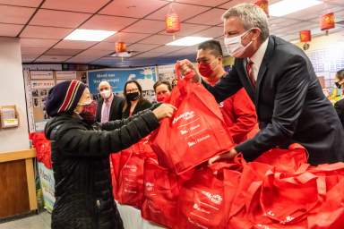NY: Mayor de Blasio celebrates Lunar New Year at Elmhurst Hospital