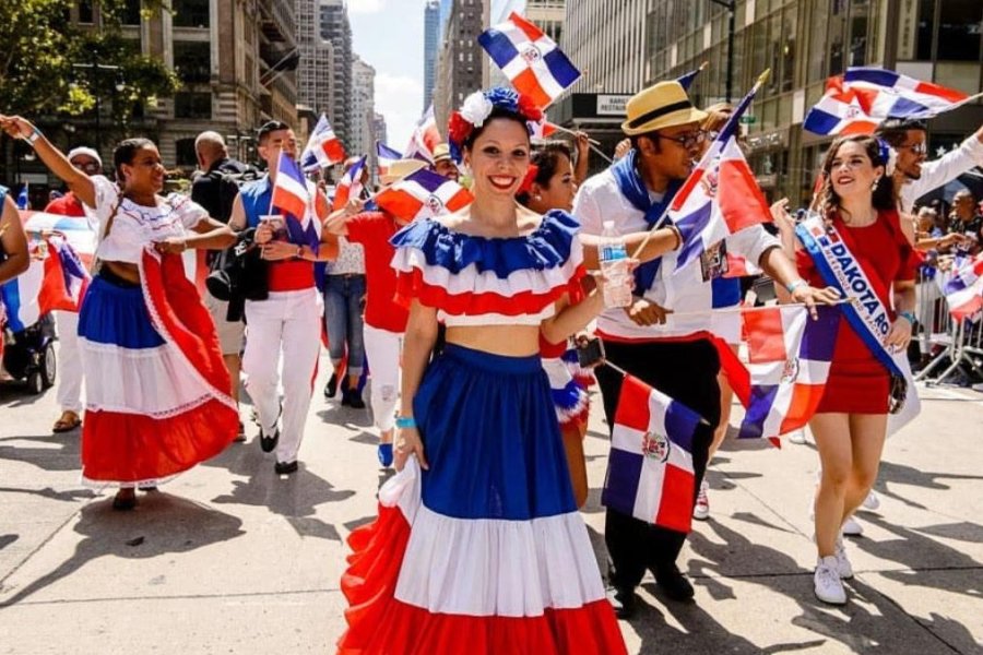 New York S Dominican Community Parades Across Upper Manhattan Amnewyork