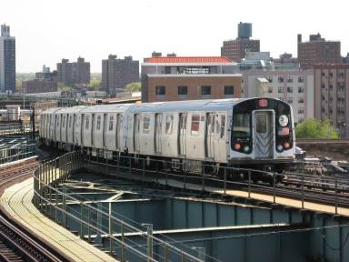 New York L Train (Credit: Adam E. Moreira of Wikimedia Commons)