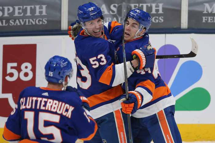 Cizikas Islanders goal