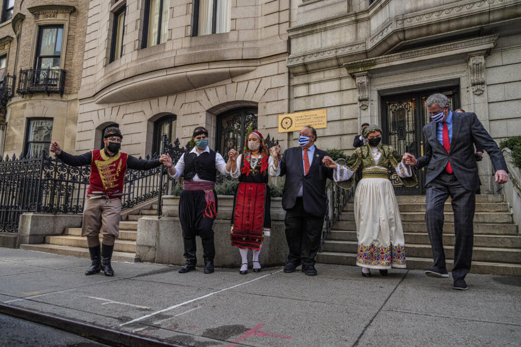 Opa! Mayor celebrates Greek independence, 700th anniversary of Italy's Dante in Manhattan 3