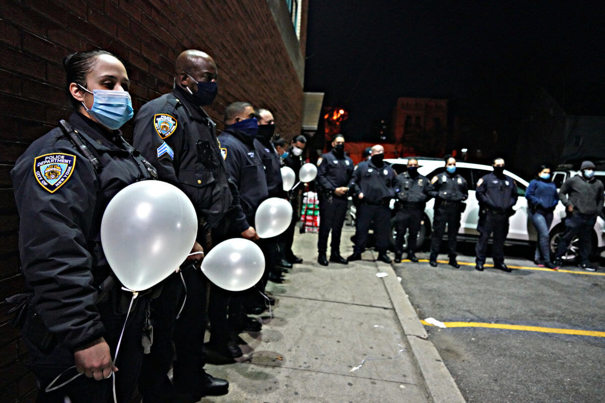 Bronx police hold vigil for fallen officer who succumbed to COVID-19 3