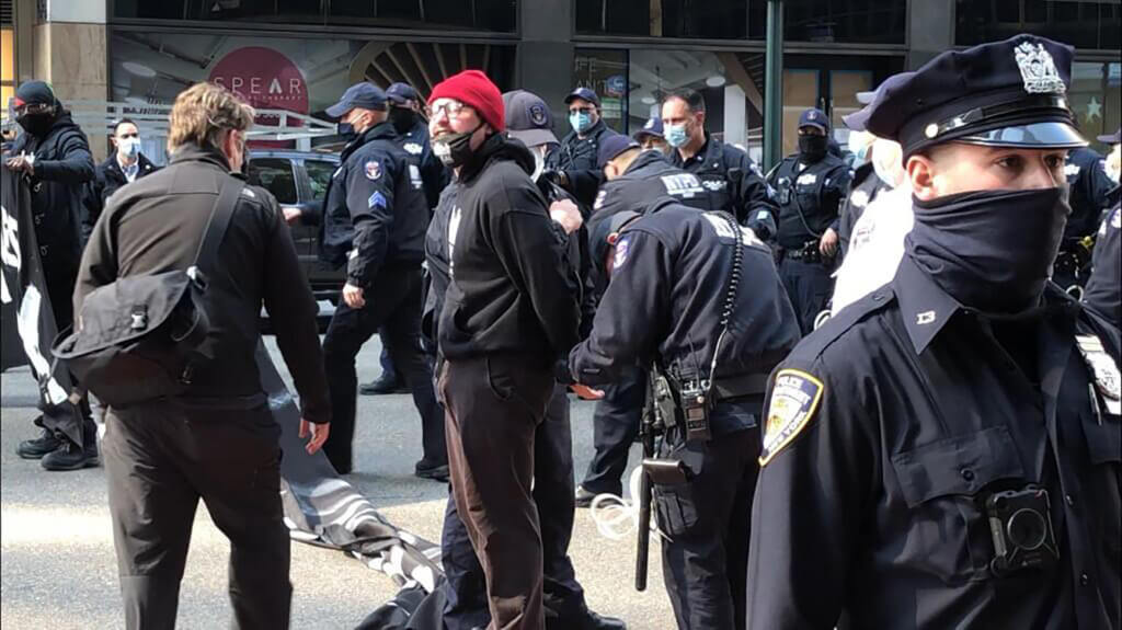 Four protesters arrested outside of Cuomo's Midtown Office while demanding his resignation 2