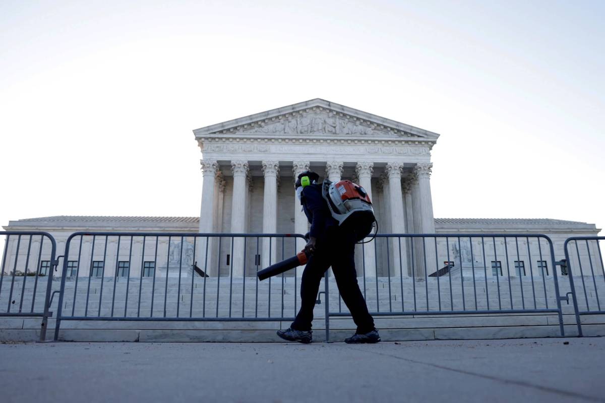 FILE PHOTO: Morning rises over the U.S. Supreme Court building in Washington