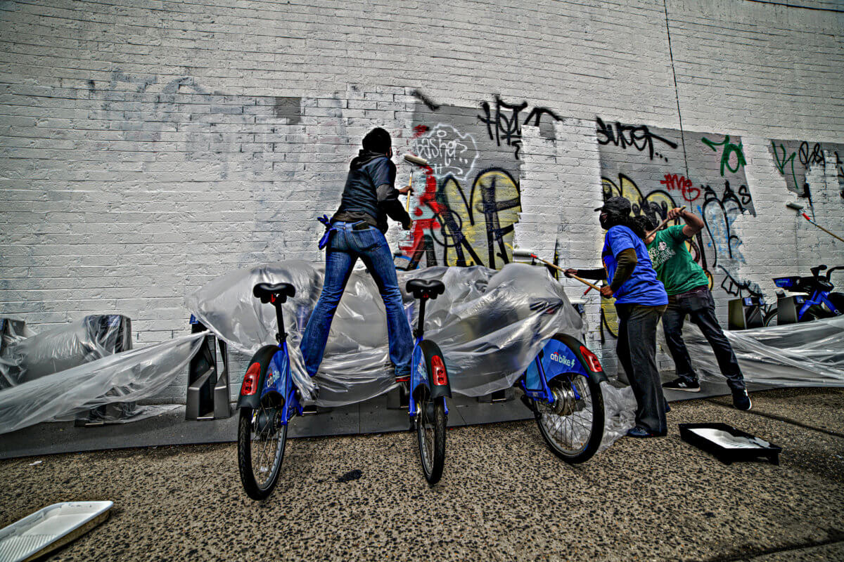 Cleanup time: NYPD, Shea head up big blitz in Brooklyn and beyond to wipe out graffiti 7