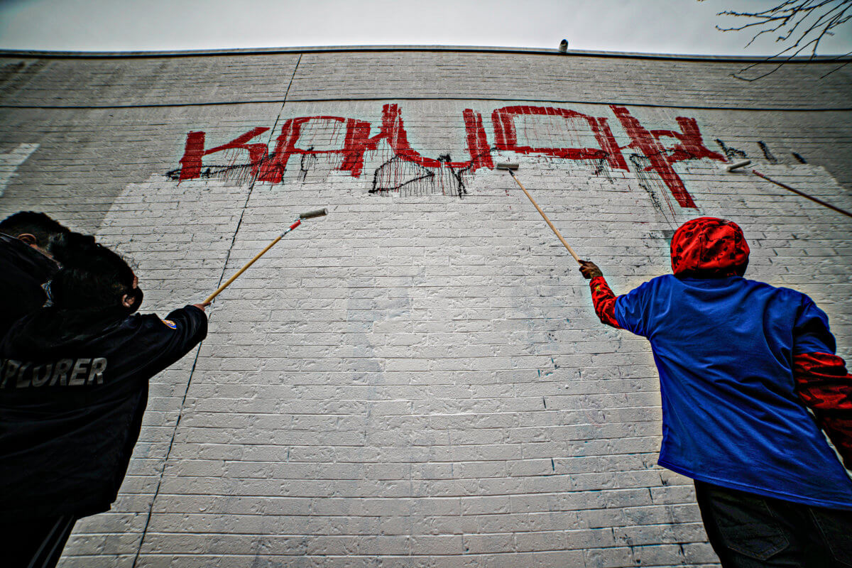 Cleanup time: NYPD, Shea head up big blitz in Brooklyn and beyond to wipe out graffiti 9